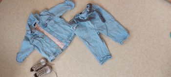 Lot en jean et chaussure  de marche