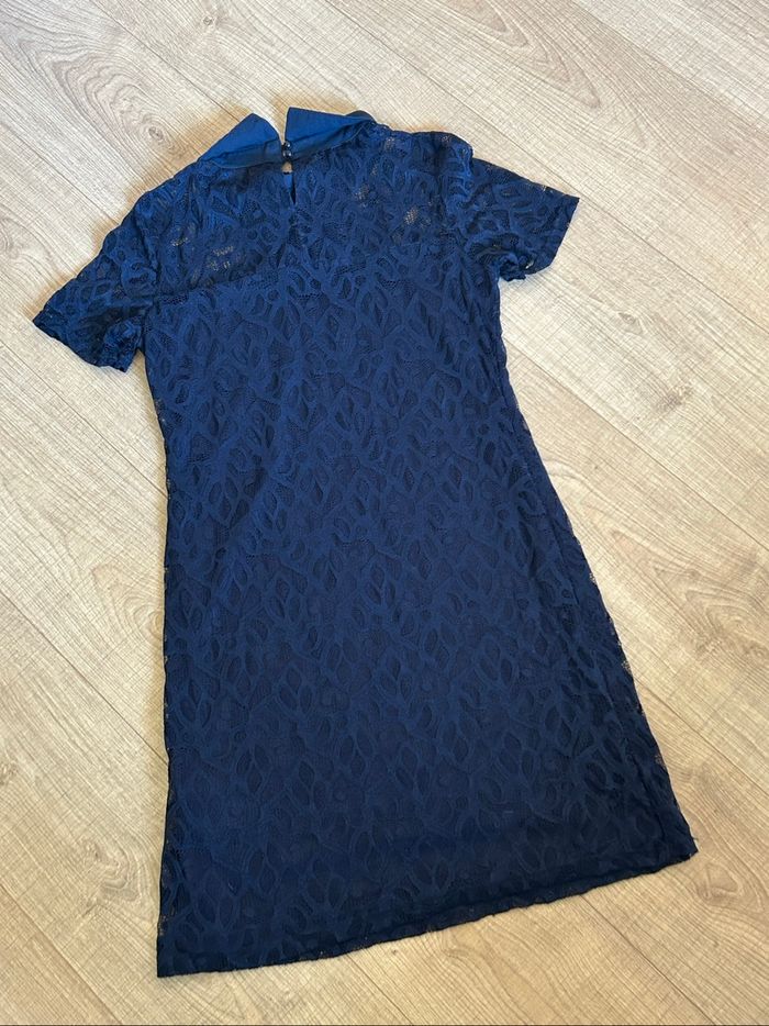 Robe marine en dentelle à manches courtes Morgan taille 42 bon état - photo numéro 8