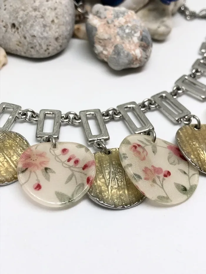 Collier argenté original avec pampilles fleuries - photo numéro 5