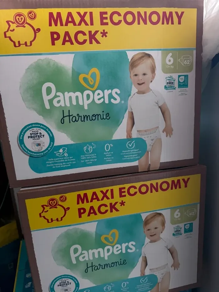 Lot de 2 cartons des couches Pampers harmonie taille 6