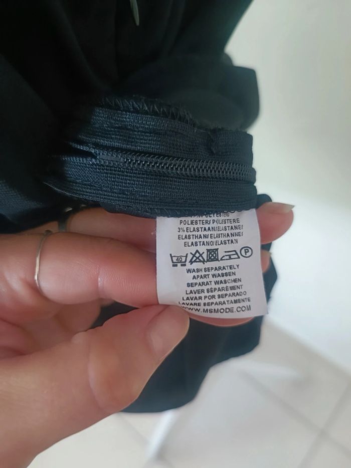 🌸 Joli haut noir taille XL - photo numéro 4