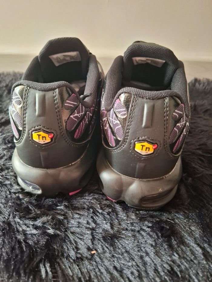 Nike tn noire et violet neuve - photo numéro 3