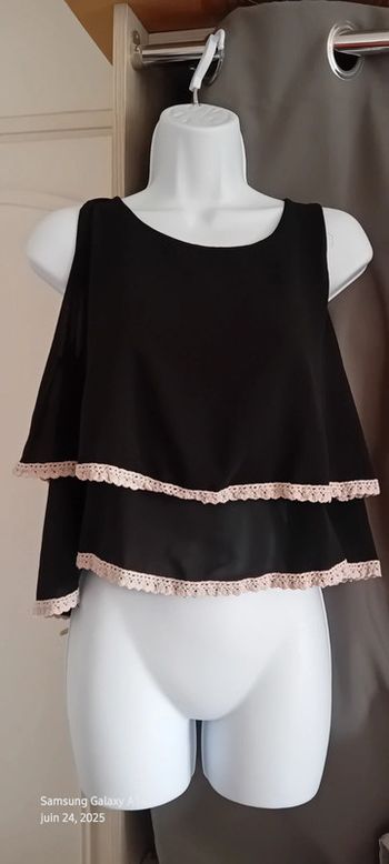 Haut débardeur court en voile  avec volants et dentelle noir femme L