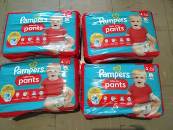 168 couche Pampers taille 4 pants