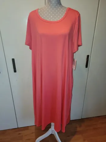Robe corail fluide 3 XL neuve lolaroe