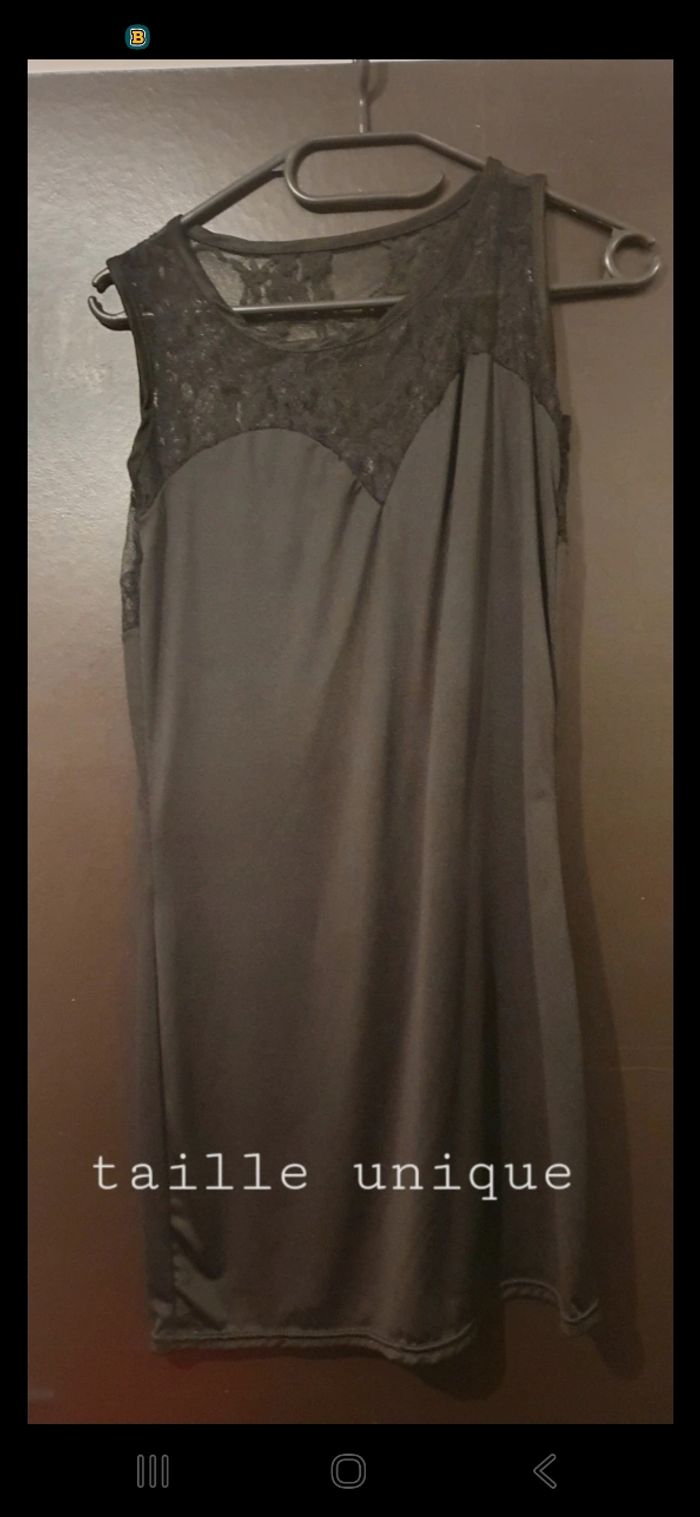 Robe noir