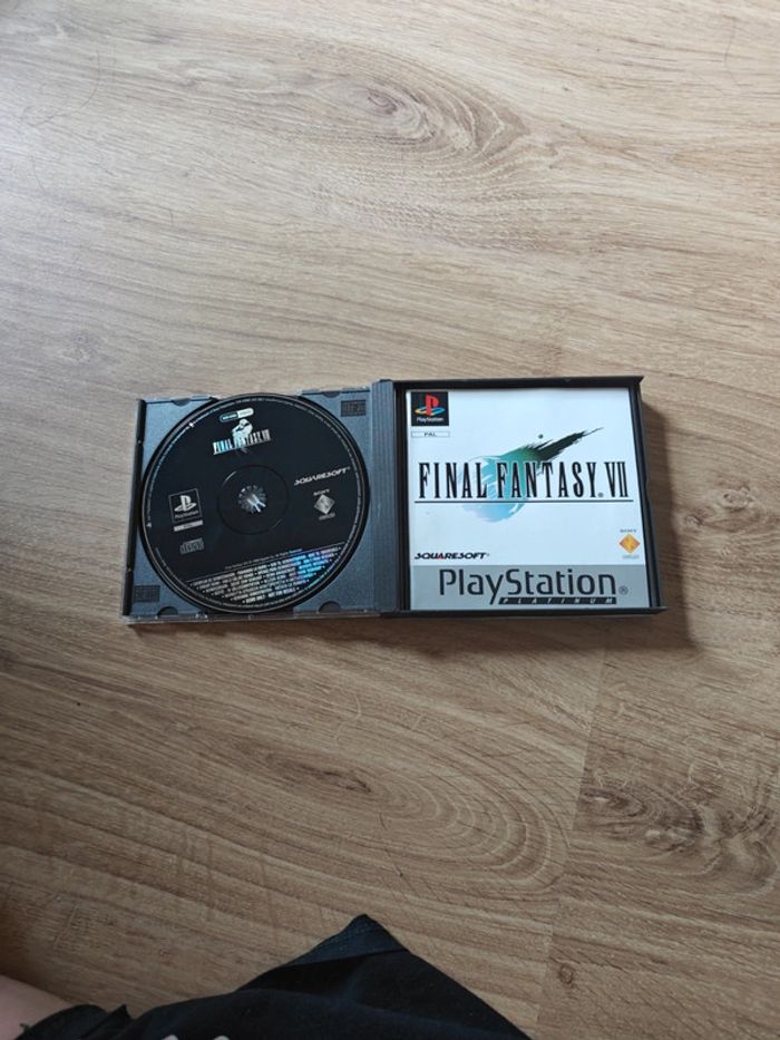 Final Fantasy VII Platinum PSX - photo numéro 5