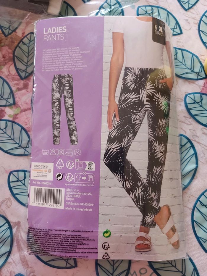 Pantalon souple neuf - photo numéro 3
