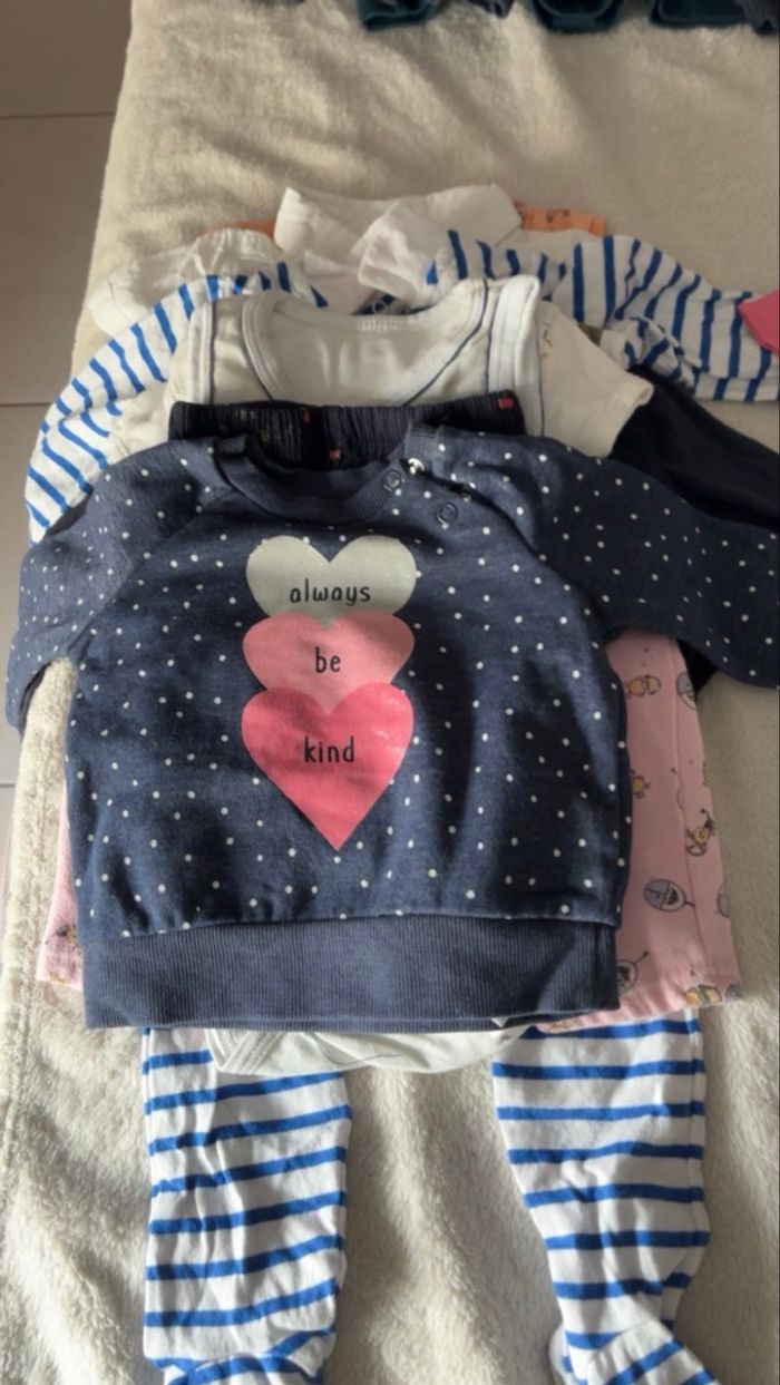 Lot de vêtements bébé fille - photo numéro 2