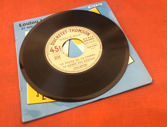Vinyle 45 tours Loulou Legrand et son orchestre musette Danses de la pomme (1957) - photo numéro 6
