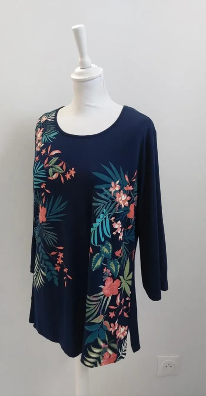 T-shirt manches longues bleu motifs fleuris 42-44 - photo numéro 3