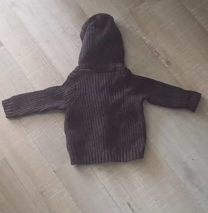 Gilet à capuche 6 mois - photo numéro 2