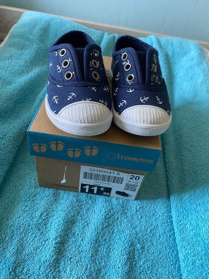Chaussure neuve taille 20