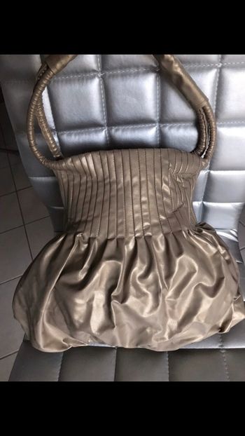 Sac à mains boule doré