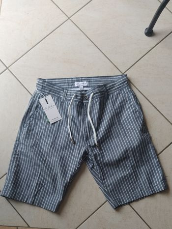 Short rayé neuf