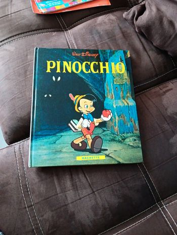 Livre Pinocchio de éditions de 1975