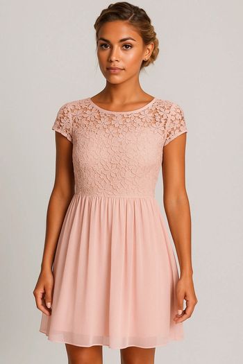 Très belle robe rose poudré dentelle et mousseline - très bon état