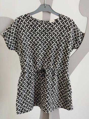Robe manches courtes noire et blanche à motifs géométriques Zara taille 8 ans