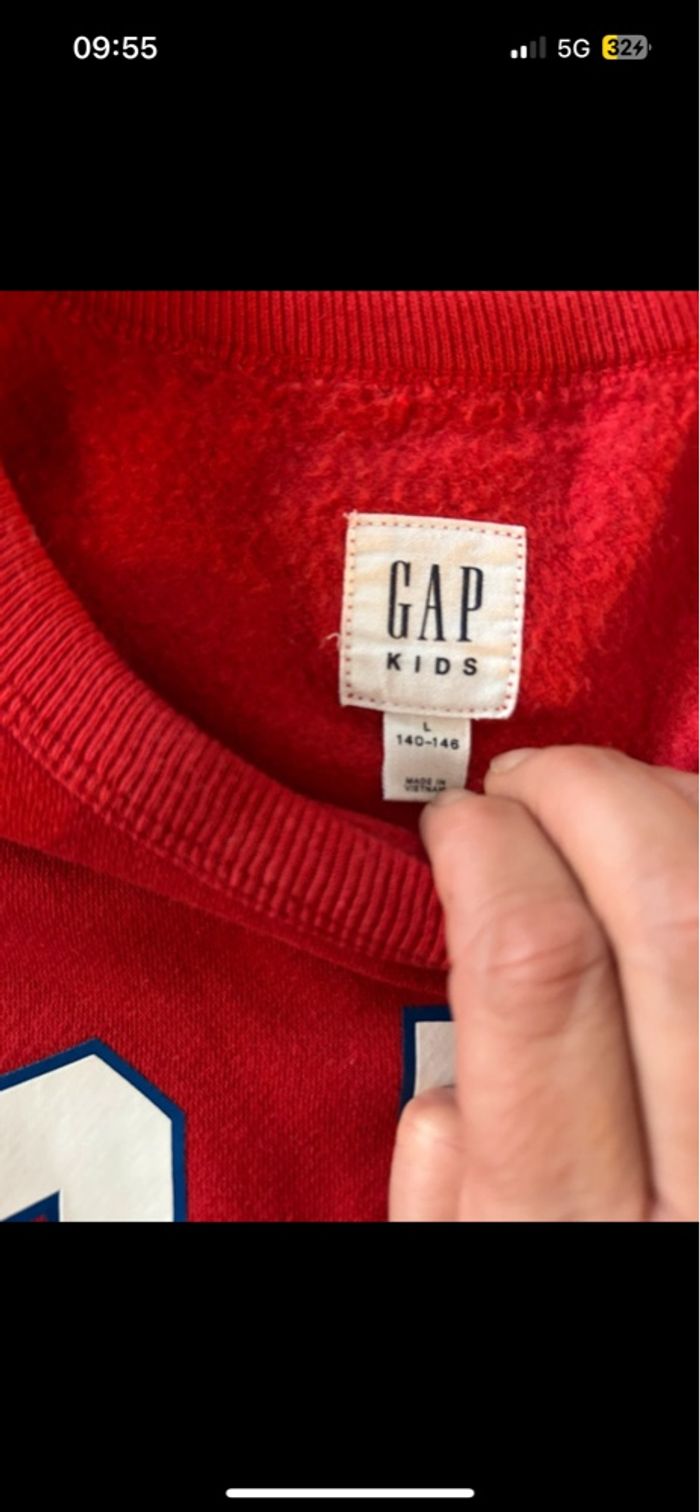 Sweat gap rouge 10 ans - photo numéro 3