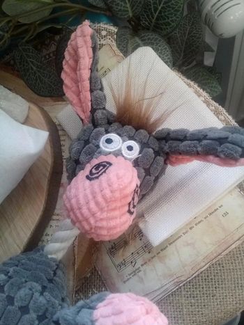 Âne peluche drôle et douce