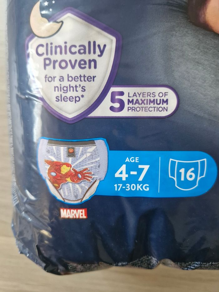 Couches huggies drynites taille 4-7 ans Avengers - photo numéro 2