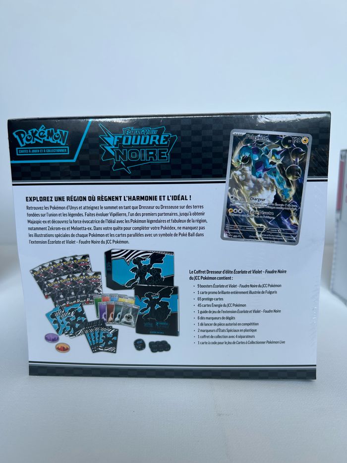 Coffret dresseur ev10.5 flammes blanches foudre noir Pokémon - photo numéro 8