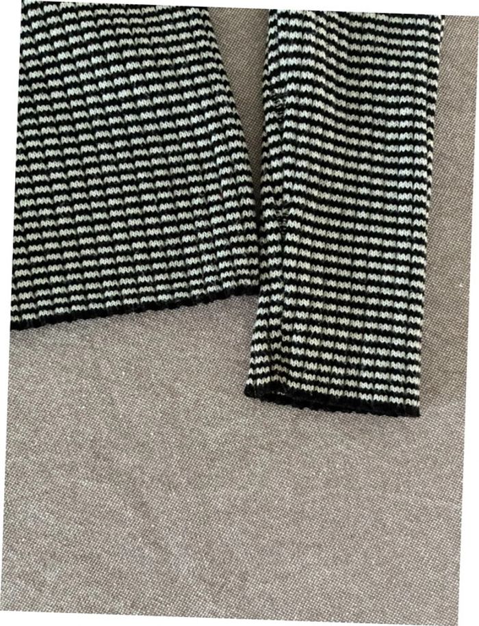 Pull Levis noir et blanc taille S en parfait état - photo numéro 7