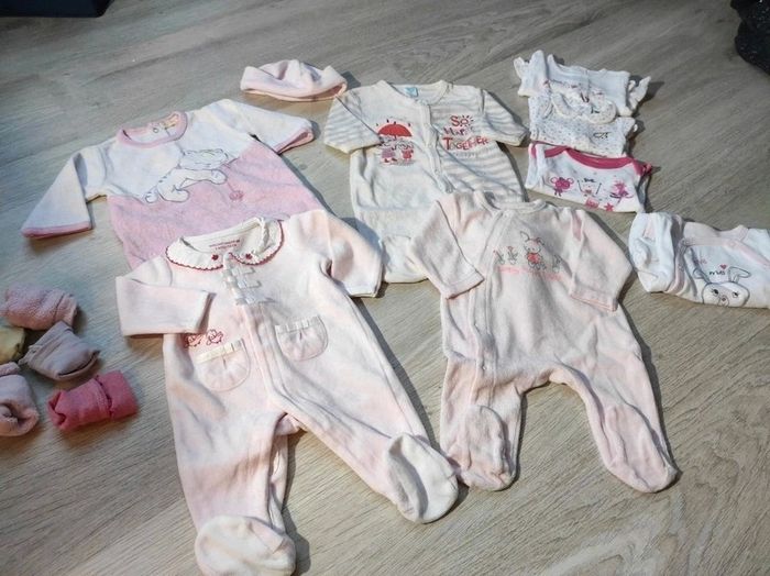 Lot 1 mois pyjamas bodies bonnet - photo numéro 4
