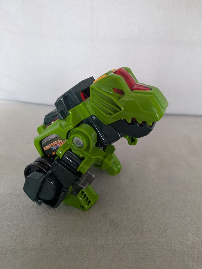 Dinosaure transformer