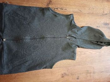 Sweat zippe sans manche