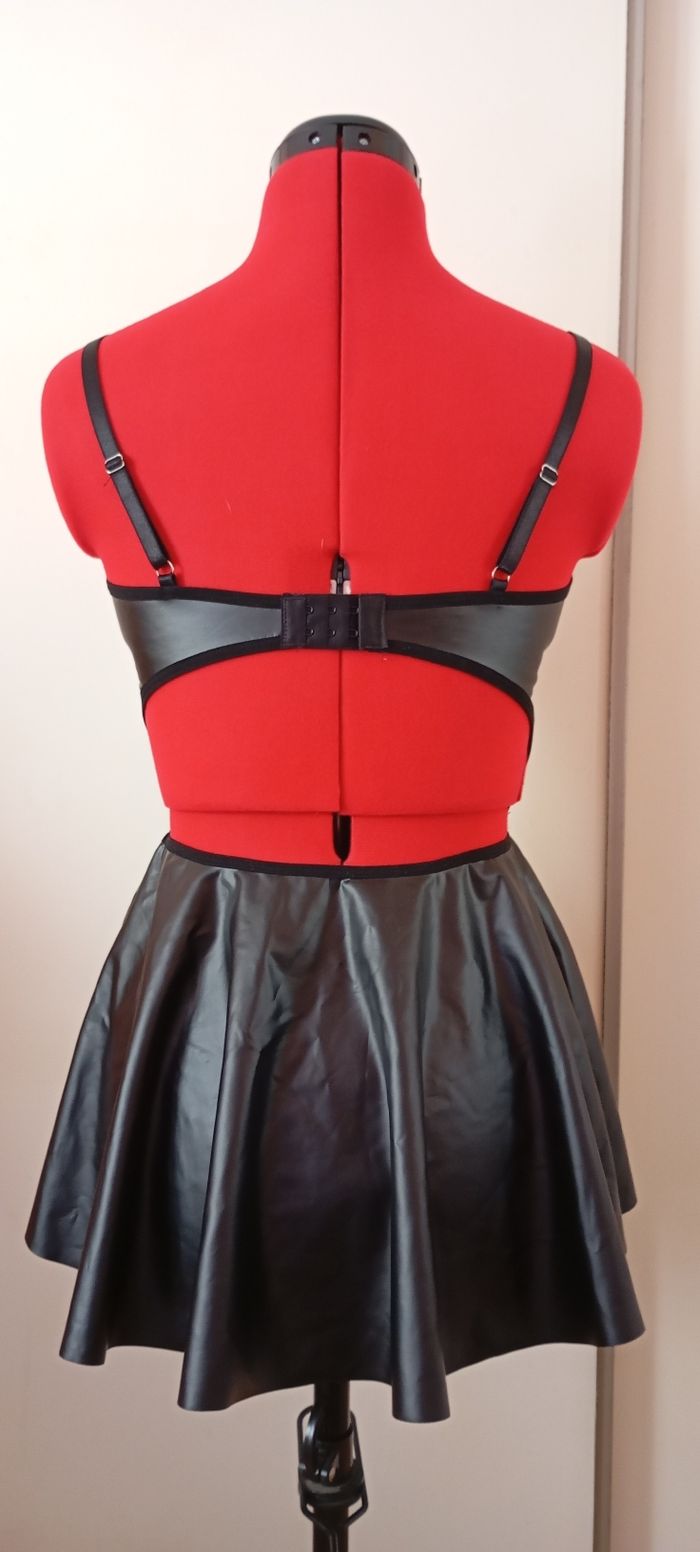 Nuisette simili cuir taille S - photo numéro 3