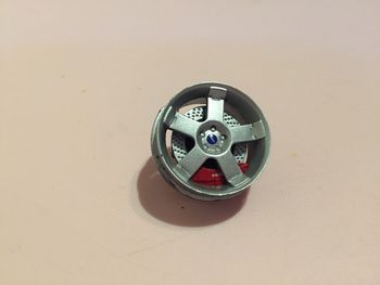 Roue avec axe pièce détachée miniature Norev Volkswagen golf v gti zender 1/18