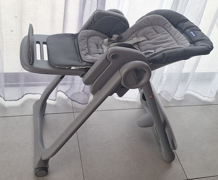 Chaise haute chicco poly magic