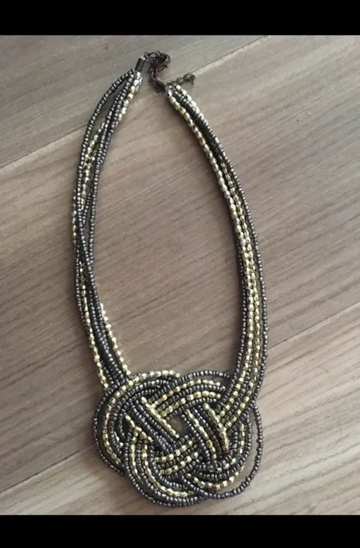 Collier en perles - photo numéro 4