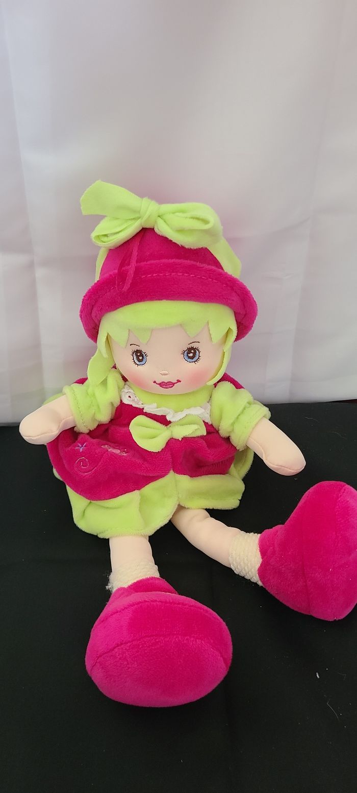 Doudou poupée rose fuschia vert Alice 30 cm Aguila de Oro Toys - photo numéro 5