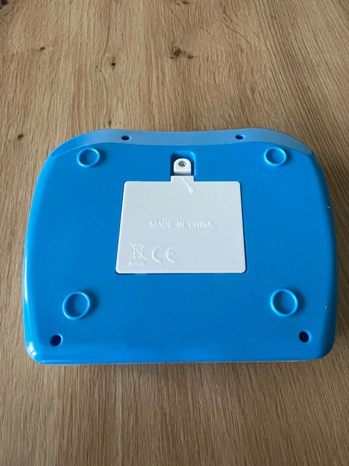 Ordinateur anglais neuf - photo numéro 4