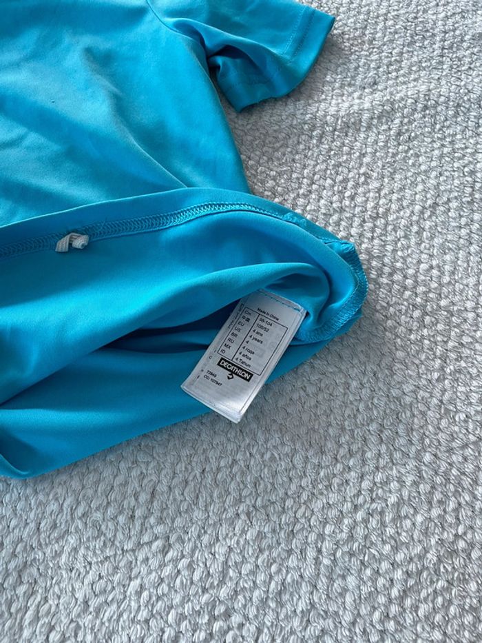T-shirt anti UV garçon bleu Decathlon 4 ans - photo numéro 2