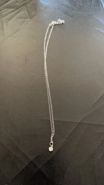 Collier avec un pendentif en brillant