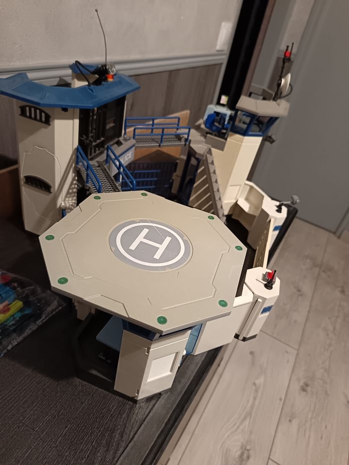 Caserne de police playmobile - photo numéro 3