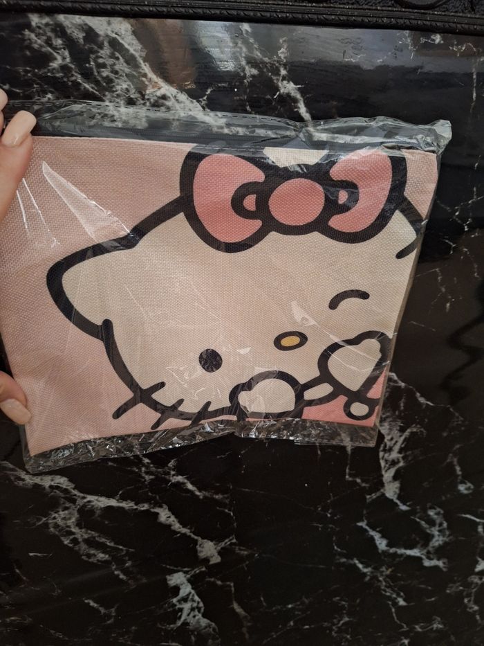 Pochette hello kitty