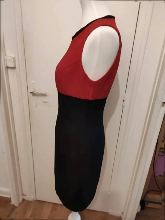 Robe cintrée taille 38 bicolore noire rouge Léa Lauryl Paris - photo numéro 3