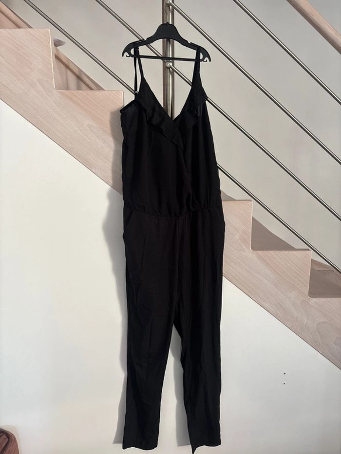 Combinaison noire fluide