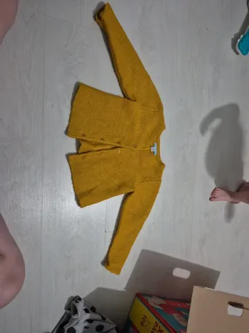 Gilet moutarde à bouton 23M