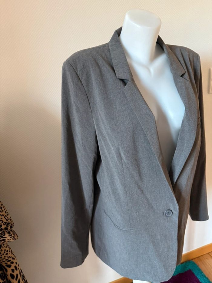 Blazer grande taille en très bon état gris essentiel taille 52 - photo numéro 2