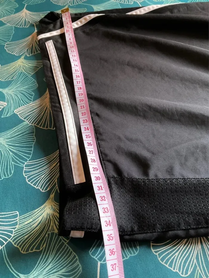Short léger de sport noir pour homme Adidas taille S 458 - photo numéro 7