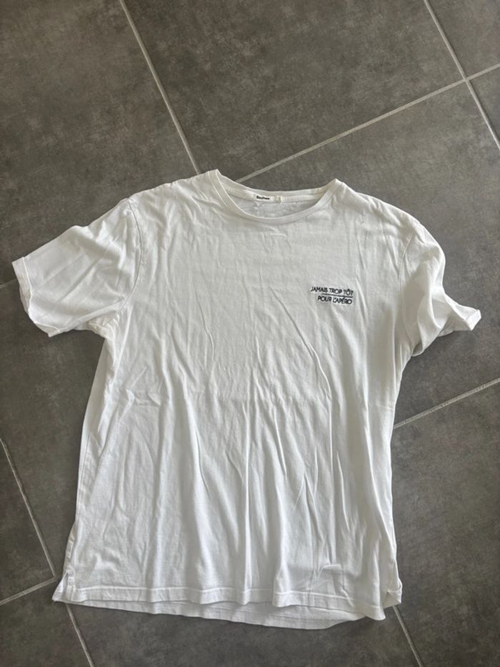 T-shirt  « jamais trop tôt pour l’apéro » Bizzbee