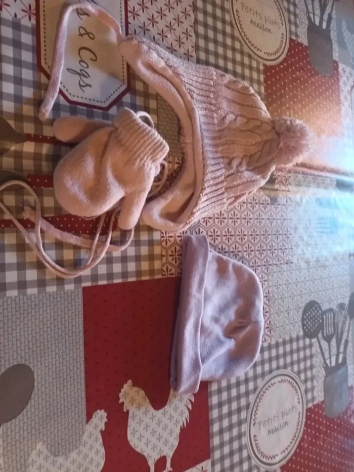 Lot bonnets gants naissance hiver
