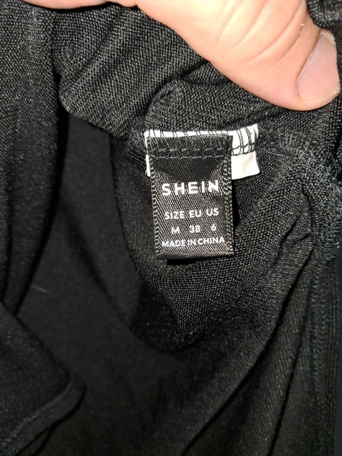 Robe pull fendue - photo numéro 3