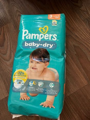 Couches Pampers taille 3