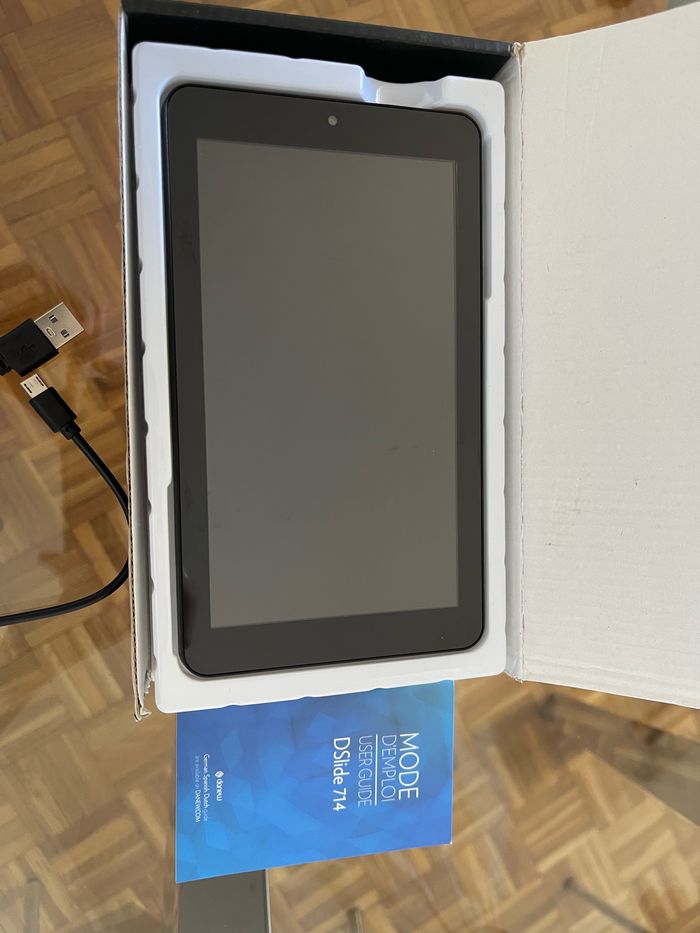 Tablette DANEW Dslide 714 neuve